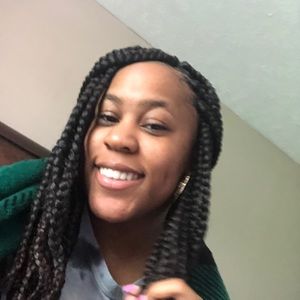 Meet your Posher, Courtney